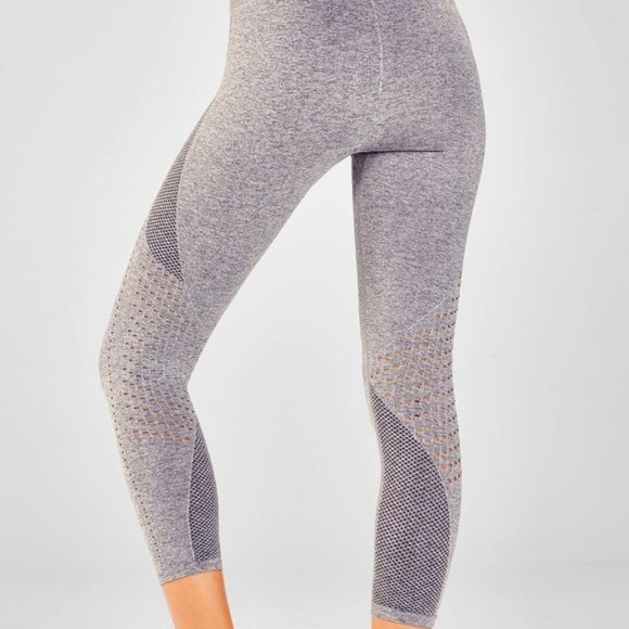 Fabletics Pants - Fabletics Grey Mid-Rise Seamless Dot Capri Small